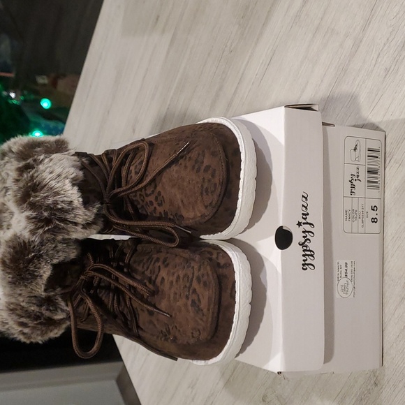 COPY - Gypsy Jazz Fancy with the Furs. Women's Size 8.5 - Picture 5 of 7